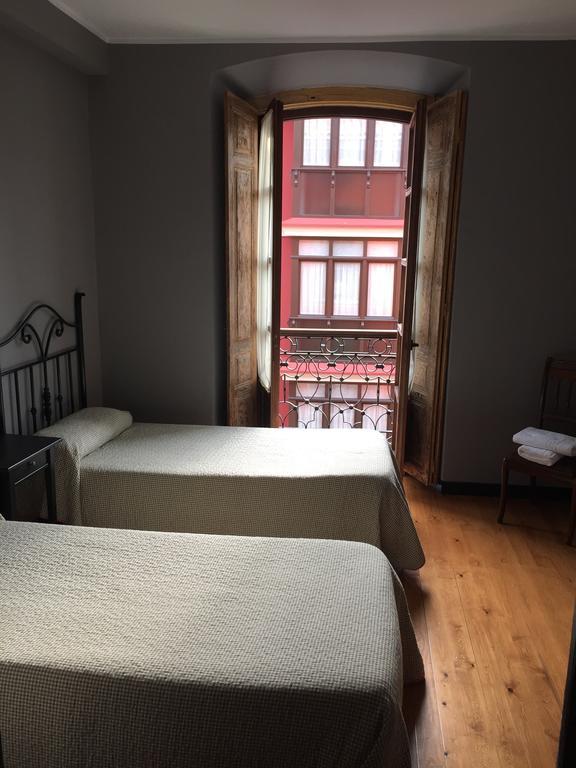 Pension Las Barqueras Hotel Лянес Екстериор снимка